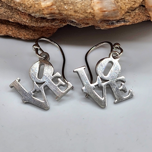 LOVE Jewelry Earrings Platinum plated Hypoallergenic Lightweigt elegant Luxury - Picture 7 of 13